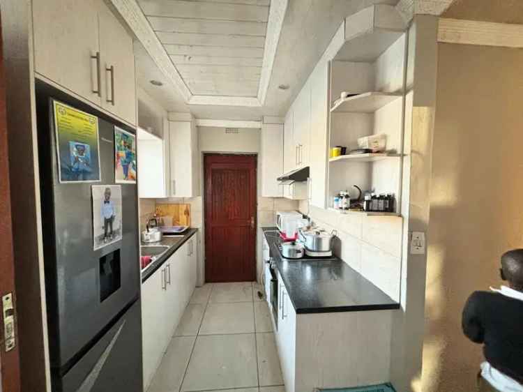 2 Bedroom House with Flatlet For Sale