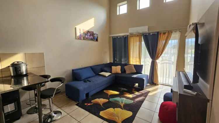2 Bedroom Flat To Let in Waterval East