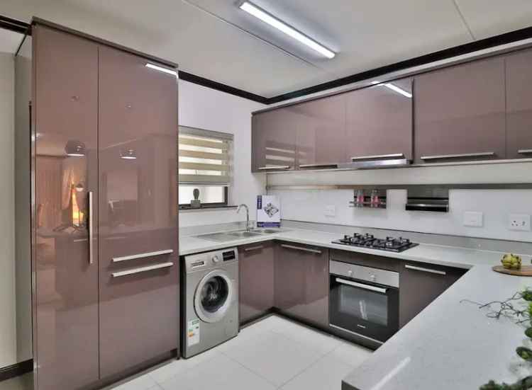 3 Bedroom Apartment To Let in Broadacres