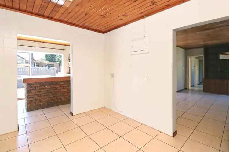 3 Bedroom House for Sale in Bothasig Milnerton