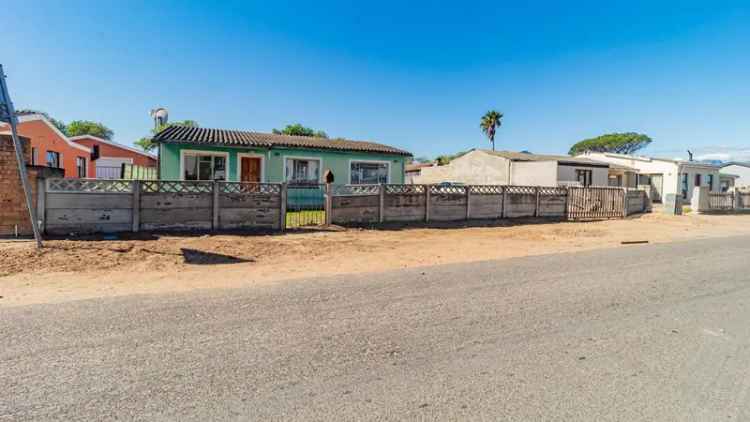 3 Bedroom House for Sale in Deaconville Macassar Huge Yard
