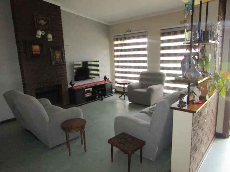 3 Bedroom House for Sale Hillshaven
