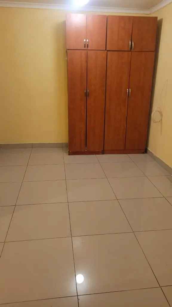 1 Bedroom Freestanding To Let in Montclair