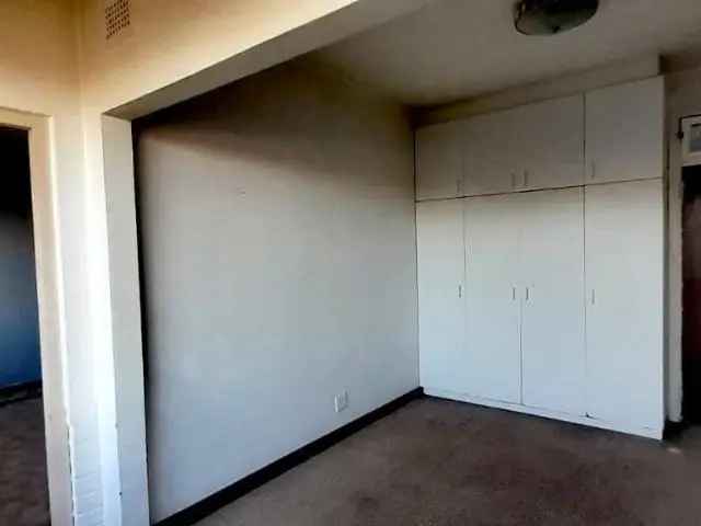 2.5 Bedroom Apartment For Sale in Montclair - Trovit Homes