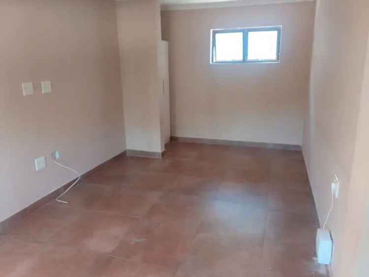 2 Bedroom Freehold To Let in Yellowwood Park