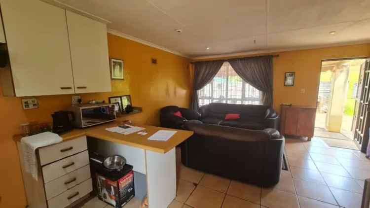 2 Bedroom Townhouse Sectional for Sale in Montclair Durban