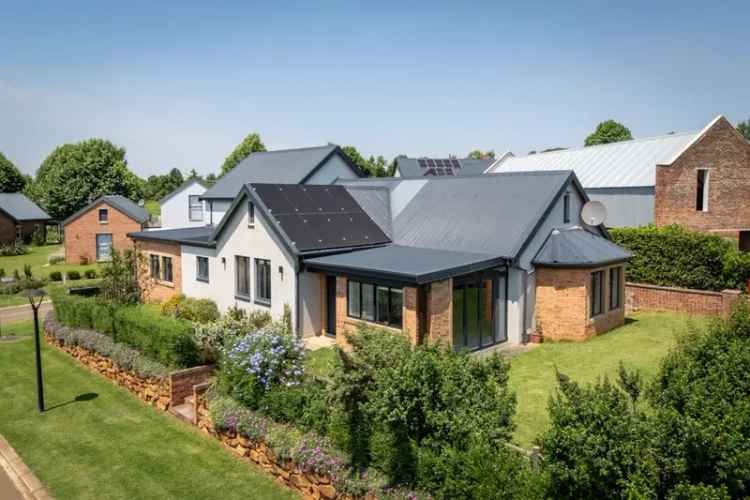 4 Bedroom House For Sale in St Johns Village