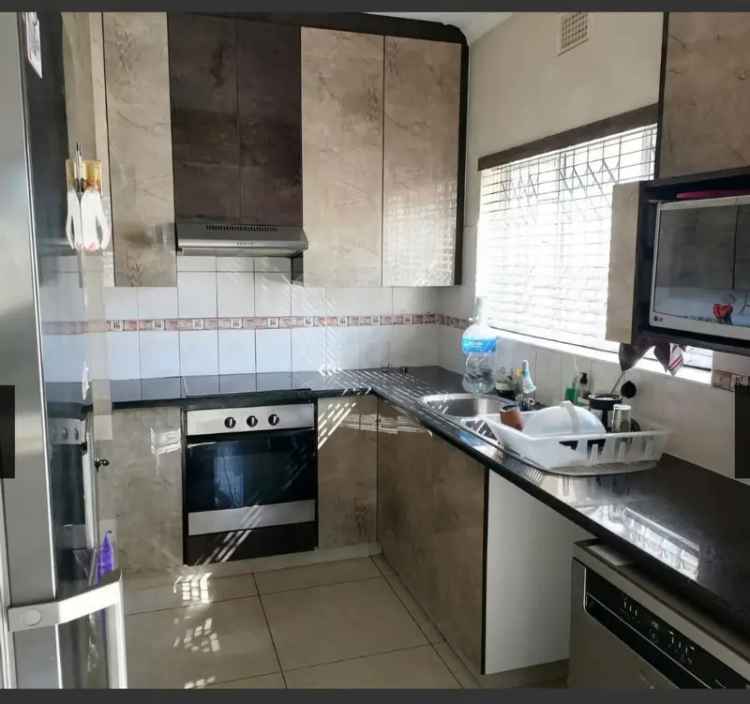 4 Bedroom Freehold To Let in Yellowwood Park