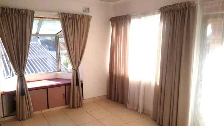 4 Bedroom House for Sale in Merebank East Durban