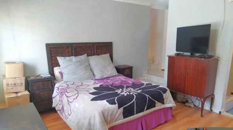 3 Bedroom House for Sale in Denneoord George