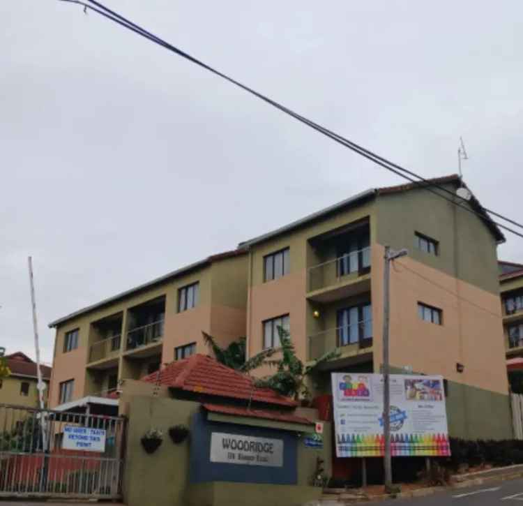 2 Bedroom Flat To Let in Montclair