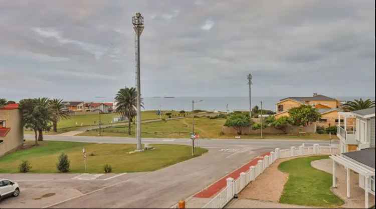 4 Bedroom House For Sale in Bayview Near Beach