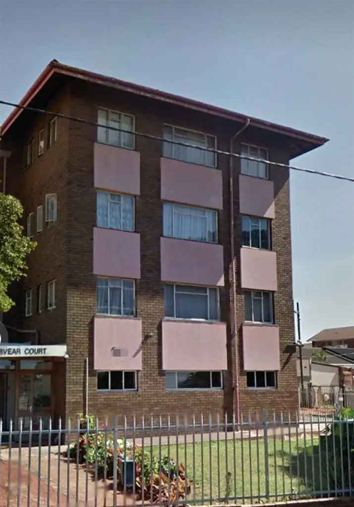2 Bedroom Flat To Let in Montclair