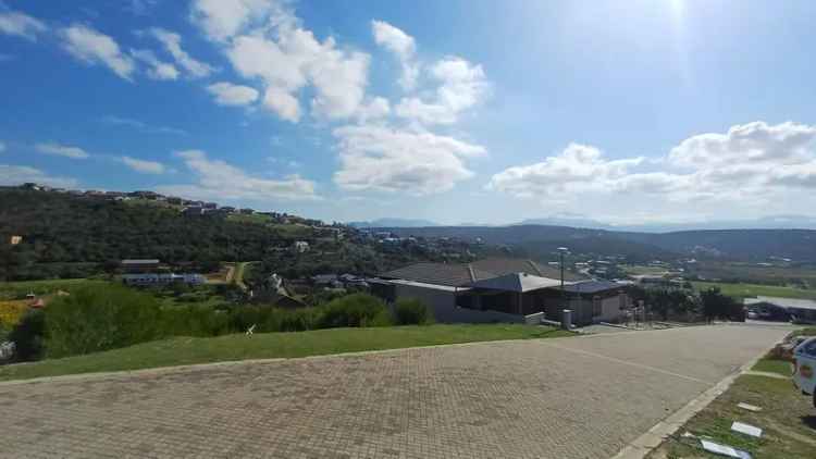 Vacant Erf with Mountain Views in Bergsig
