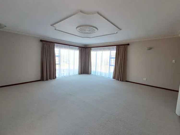5 Bedroom House For Sale in Bayview
