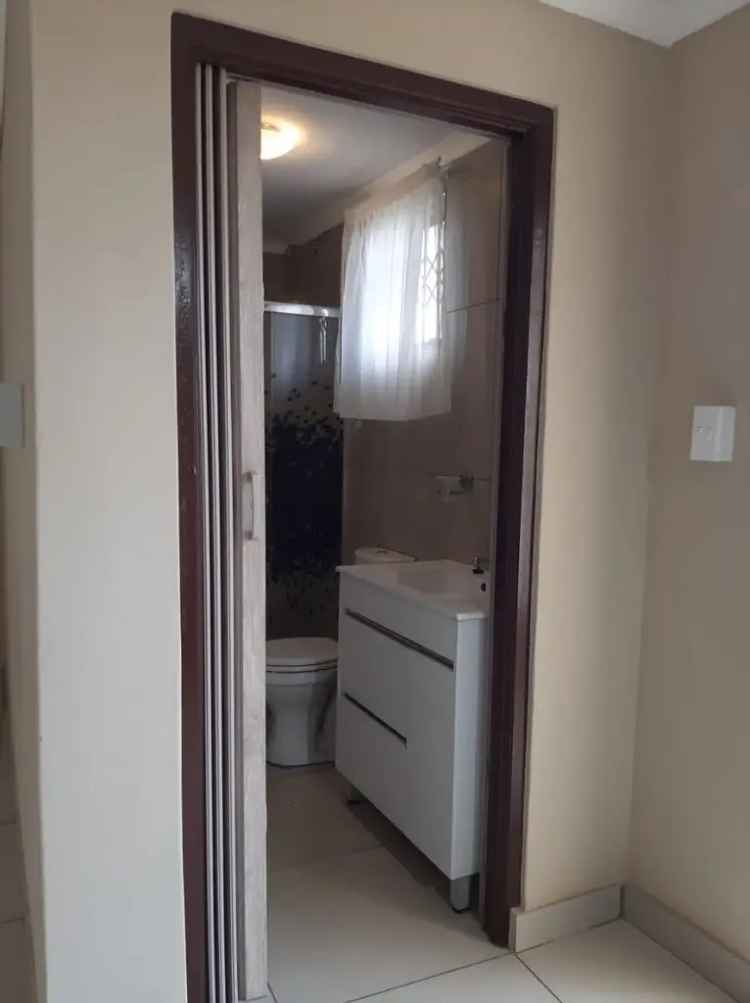1 Bedroom Duplex To Let in Montclair