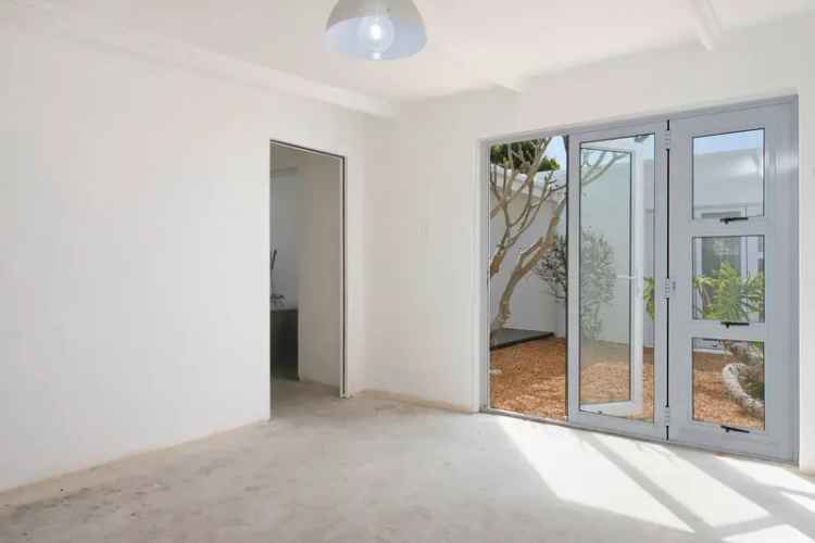 3 Bedroom House For Sale in Capri