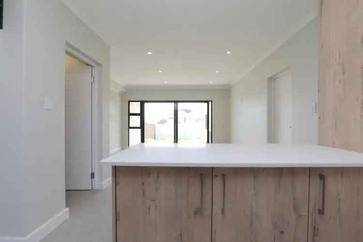 3 Bedroom Townhouse To Let in Mzuri Estate