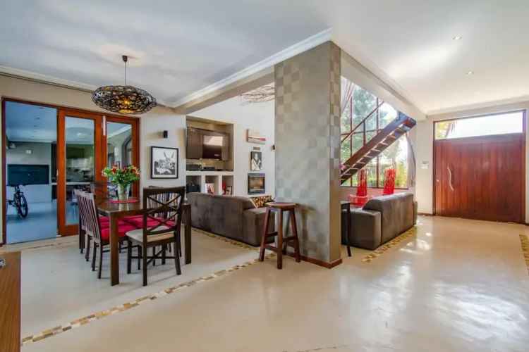 5 Bedroom House For Sale in Klein Zevenwacht Estate