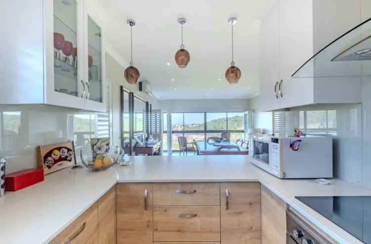 3 Bedroom Townhouse For Sale in Riverside