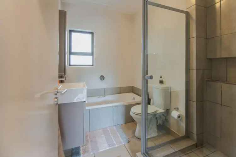 2 Bedroom Apartment to Rent in Fourways