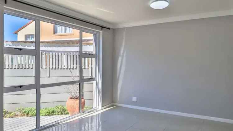 3 Bedroom House For Sale in Muizenberg Capricorn Beach Estate