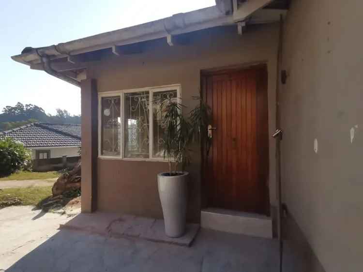 2 Bedroom Freehold To Let in Montclair