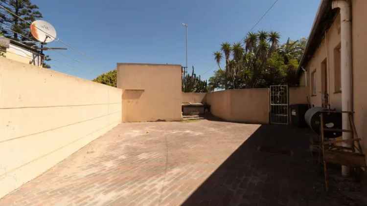 3 Bedroom House for Sale in Bothasig Milnerton