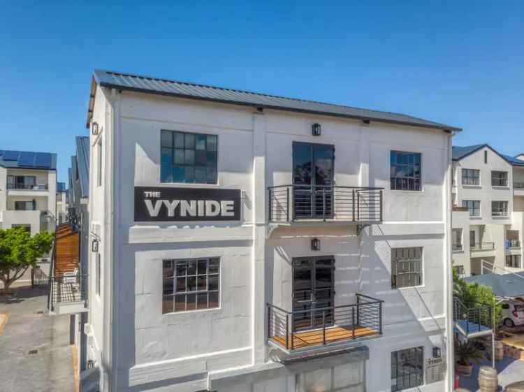 2 Bedroom Apartment To Let in Paardevlei