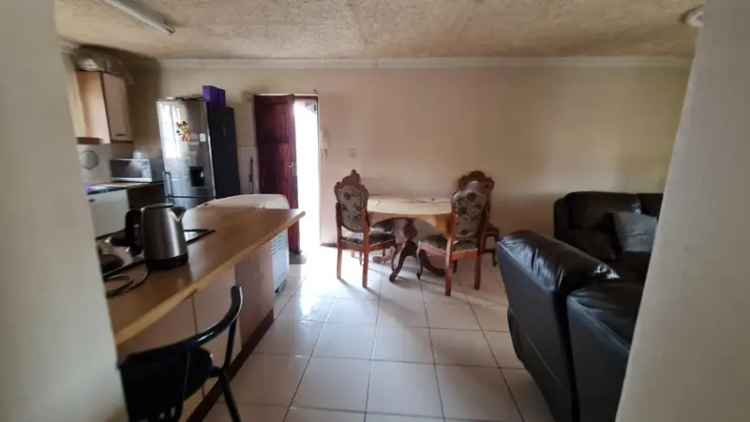 2 Bedroom Townhouse for Sale in Montclair Durban