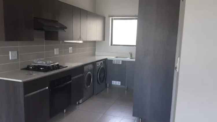 3 Bedroom Apartment To Let in De Velde