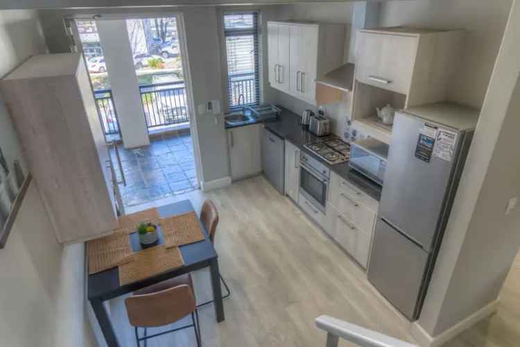 2 Bedroom Apartment To Let in Paardevlei