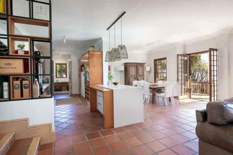 4 Bedroom House For Sale in Scarborough