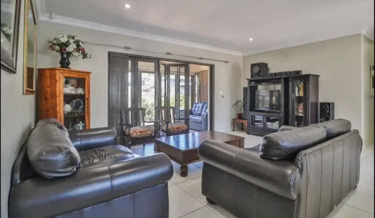 3 Bedroom House for Sale in Island View Mossel Bay